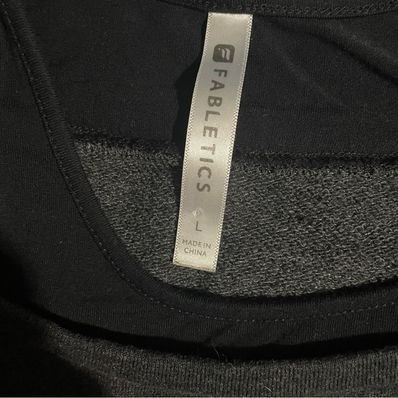 Like New Womans Fabletics Tshirt - Picture 3 of 4